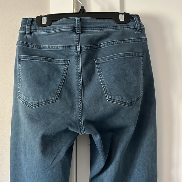 Charlie B Frayed Hem Ankle Jeans in Balsam - Picture 7 of 11